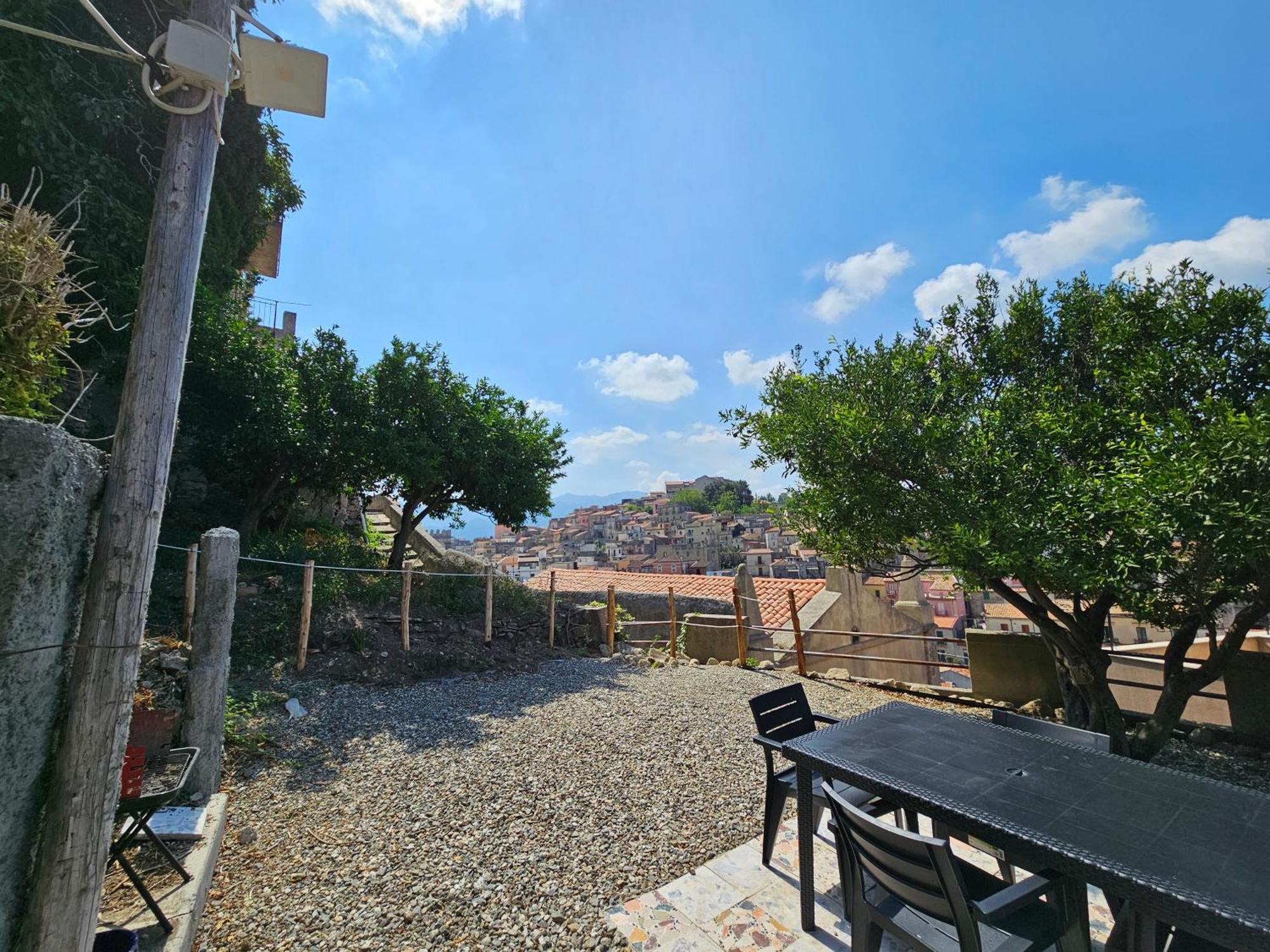 Portaterra - Spaziosa Casa Con Bella Vista E Giardino Monforte San Giorgio Экстерьер фото